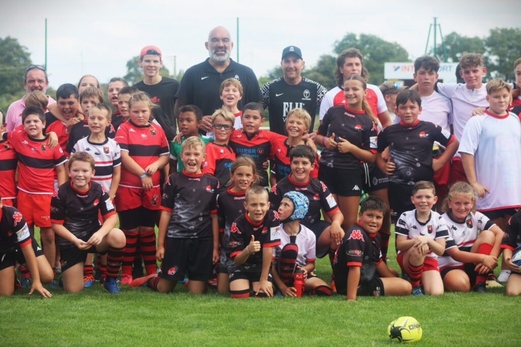 FIJI Water Flying Fijians Coaches conducted a clinic followed by a welcome ceremony in Pornic